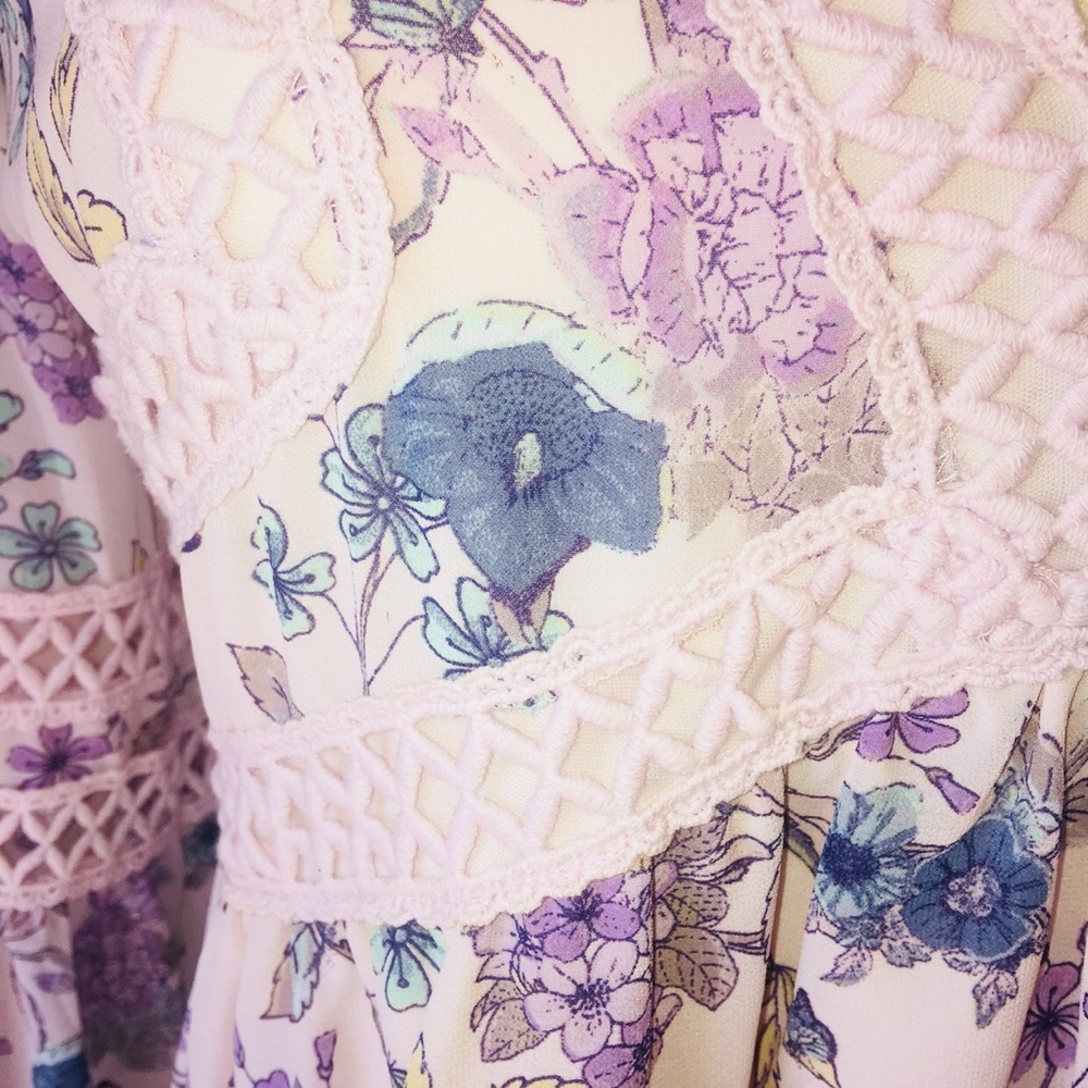 NWOT Francesca’s Taylor & Sage boho flower dress - Picture 3 of 5